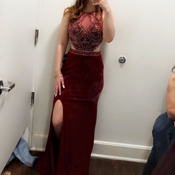 Prom dress - Picture 1 of 3
